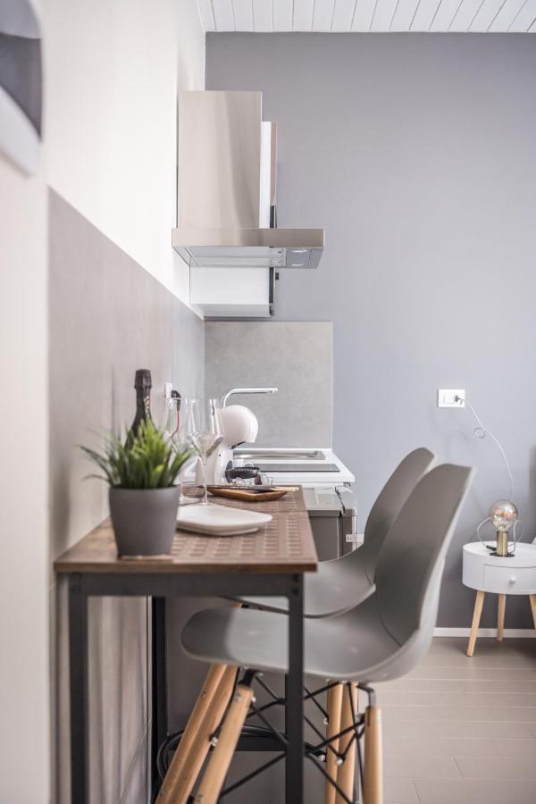 Suite 649 Mono Con Terrazzo Модена Экстерьер фото