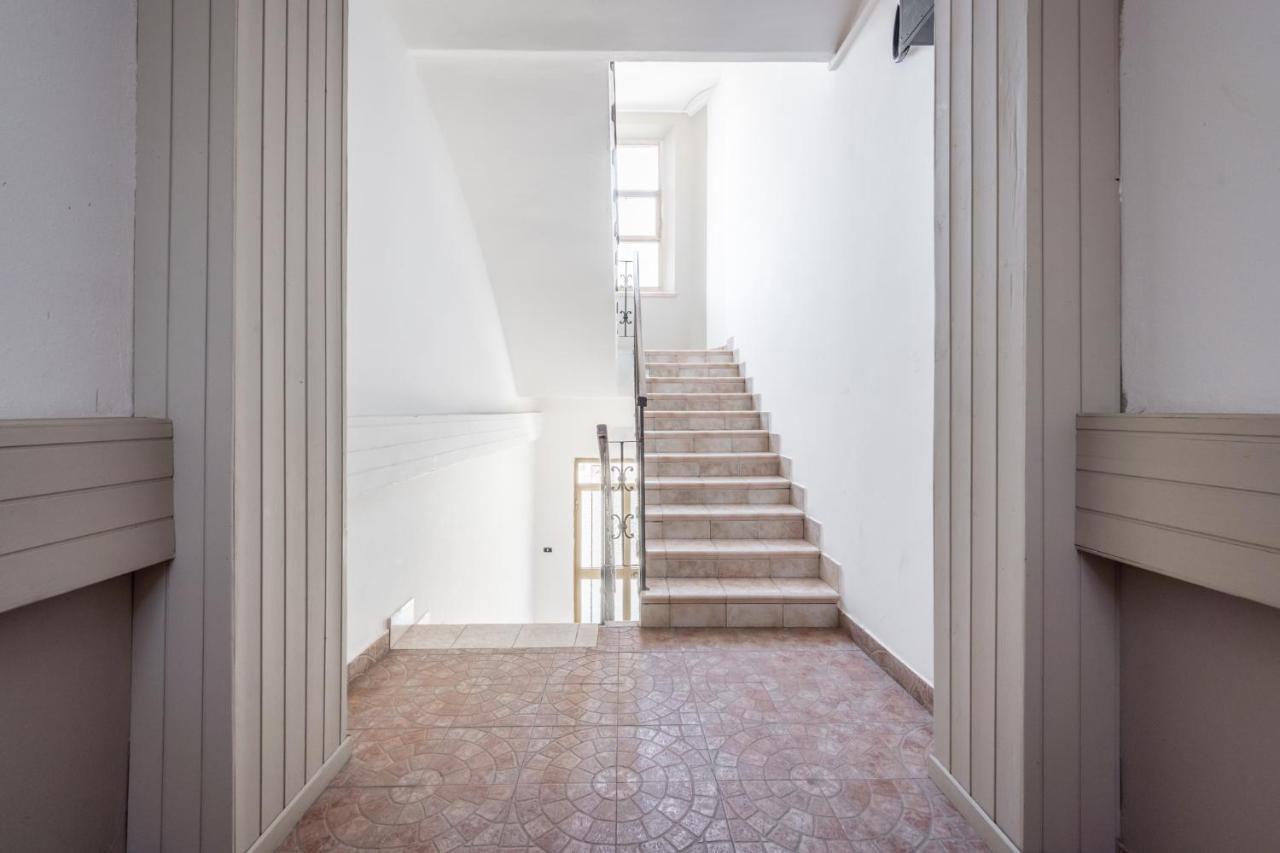 Suite 649 Mono Con Terrazzo Модена Экстерьер фото